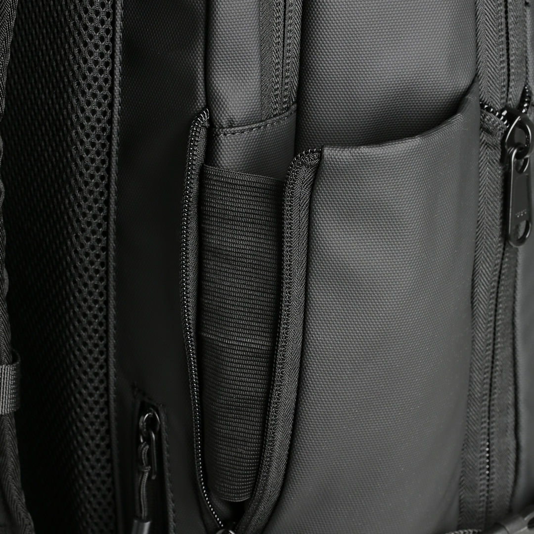 FLYT™ Vacuum Compression Expandable Travel Backpack With Pump (60L/17.3")