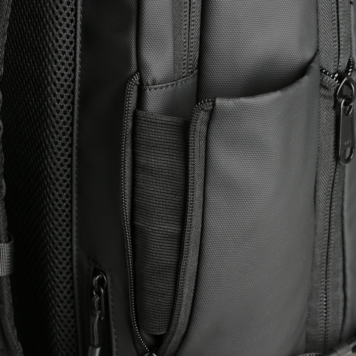 FLYT™ Vacuum Compression Expandable Travel Backpack With Pump (60L/17.3")