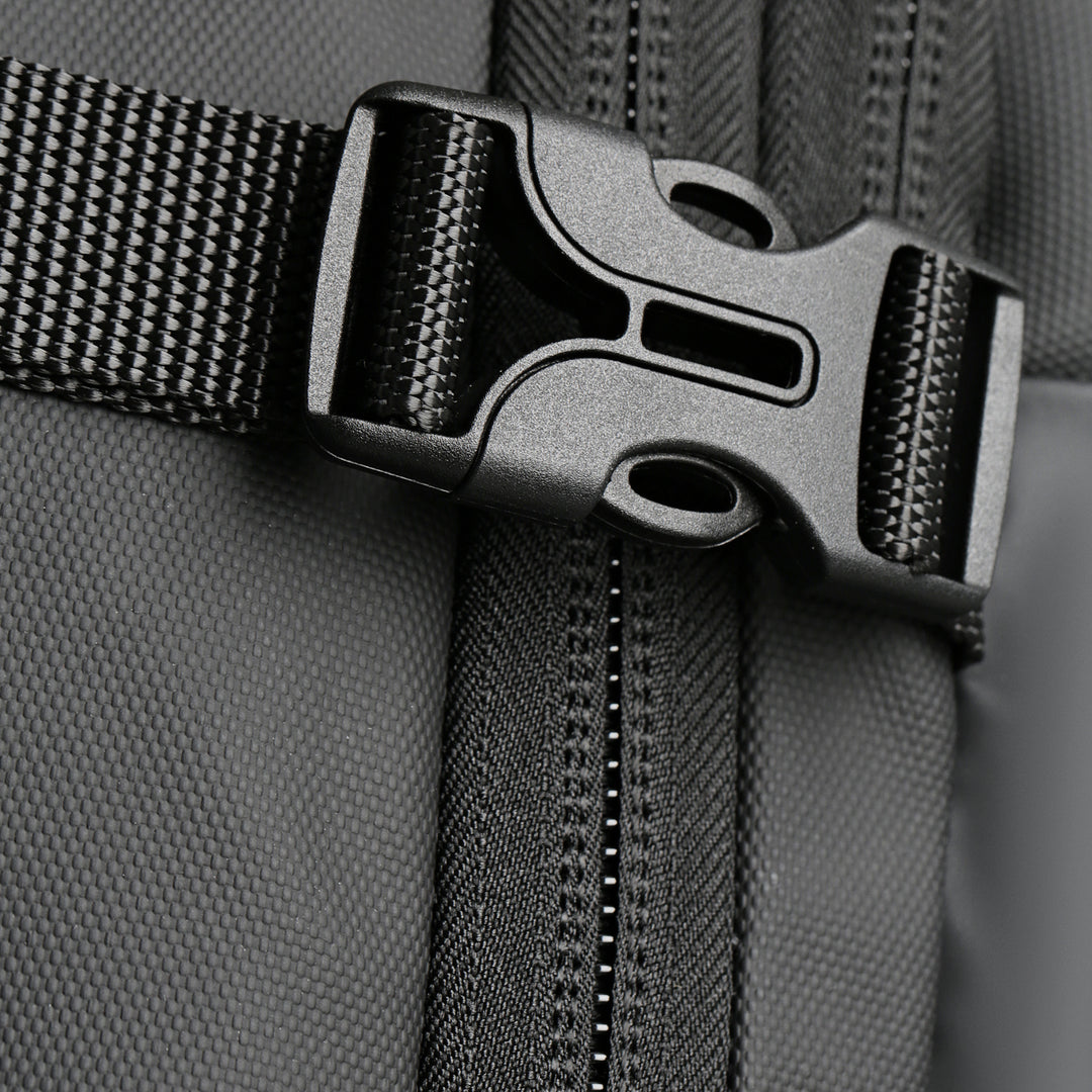 FLYT™ Vacuum Compression Expandable Travel Backpack With Pump (60L/17.3")