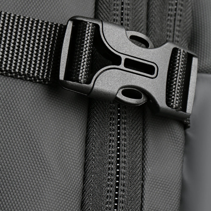 FLYT™ Vacuum Compression Expandable Travel Backpack With Pump (60L/17.3")