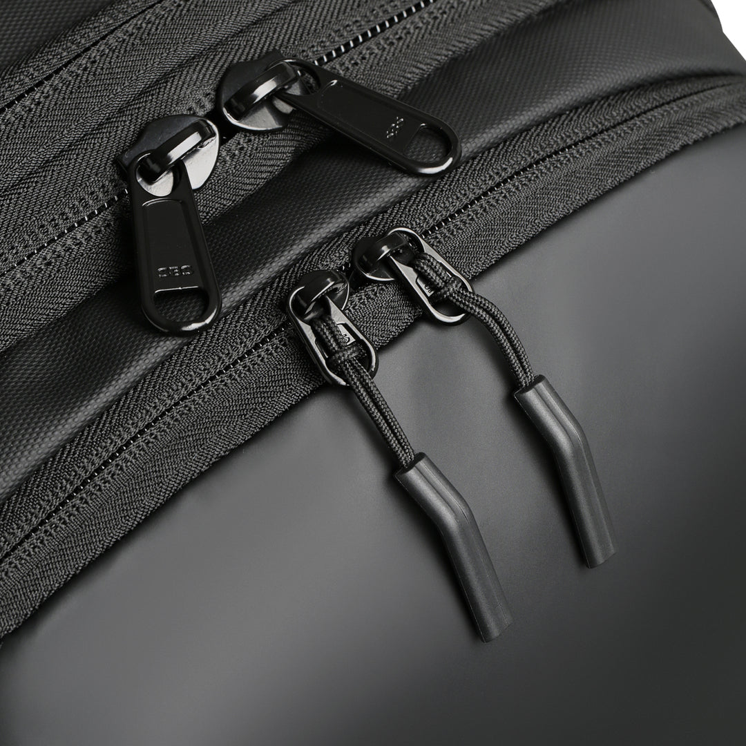 FLYT™ Vacuum Compression Expandable Travel Backpack With Pump (60L/17.3")