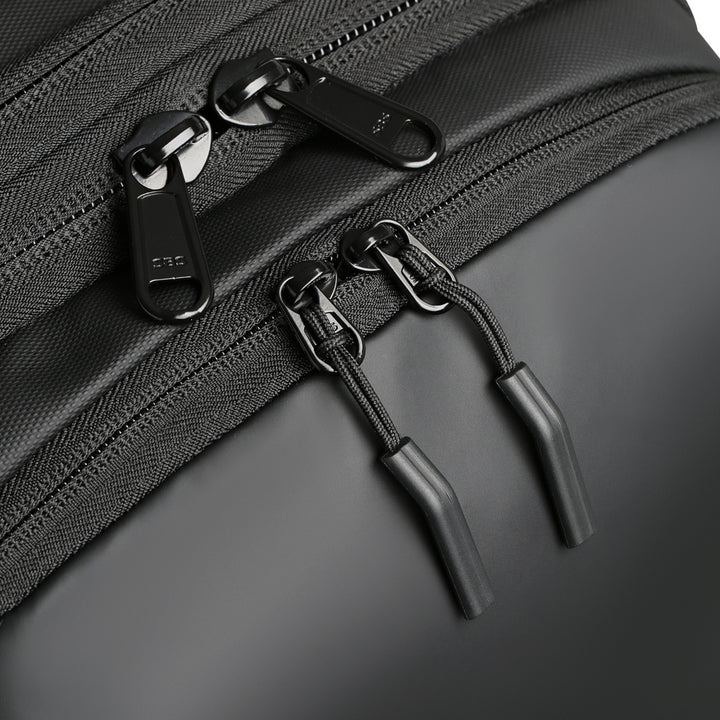 FLYT™ Vacuum Compression Expandable Travel Backpack With Pump (60L/17.3")