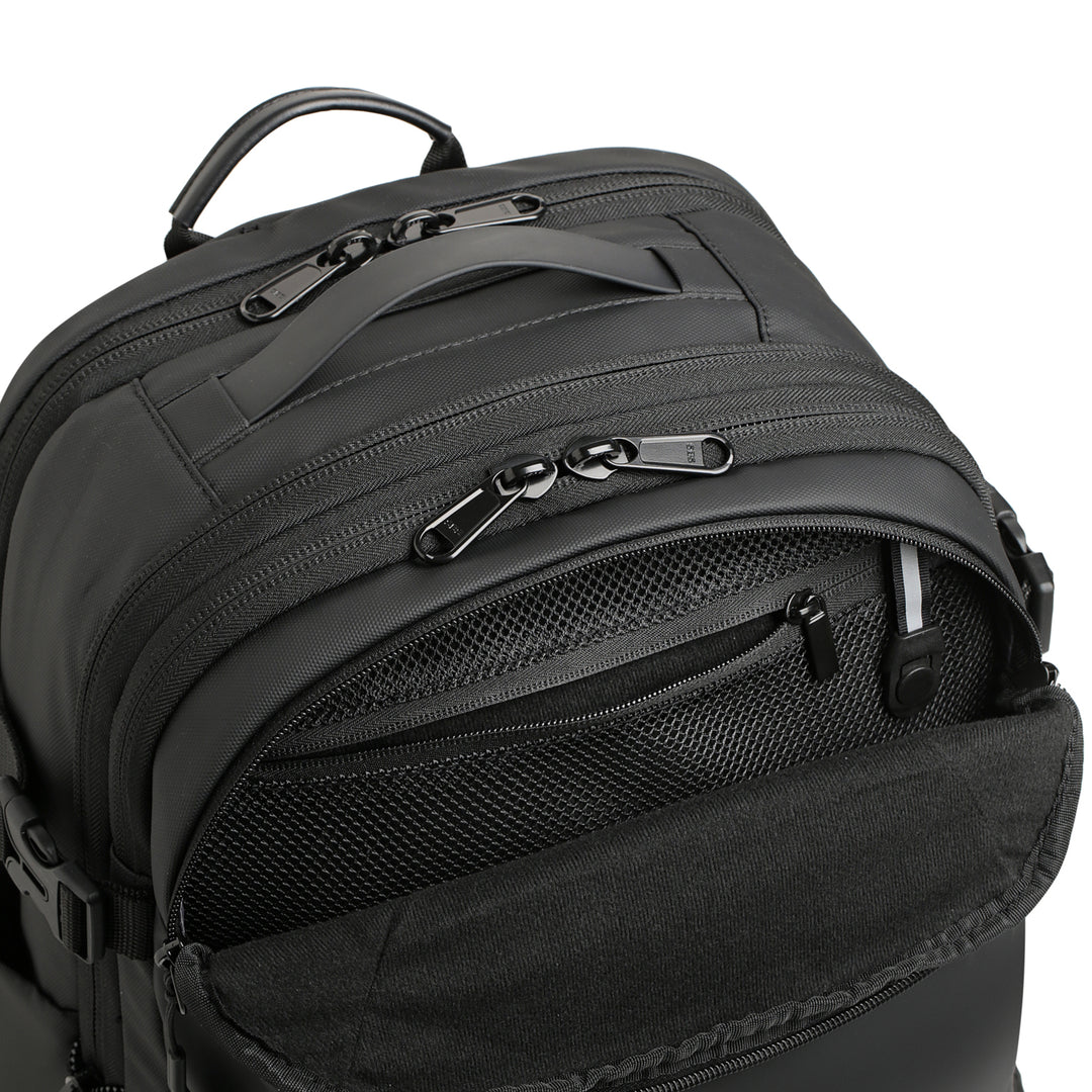 FLYT™ Vacuum Compression Expandable Travel Backpack With Pump (60L/17.3")