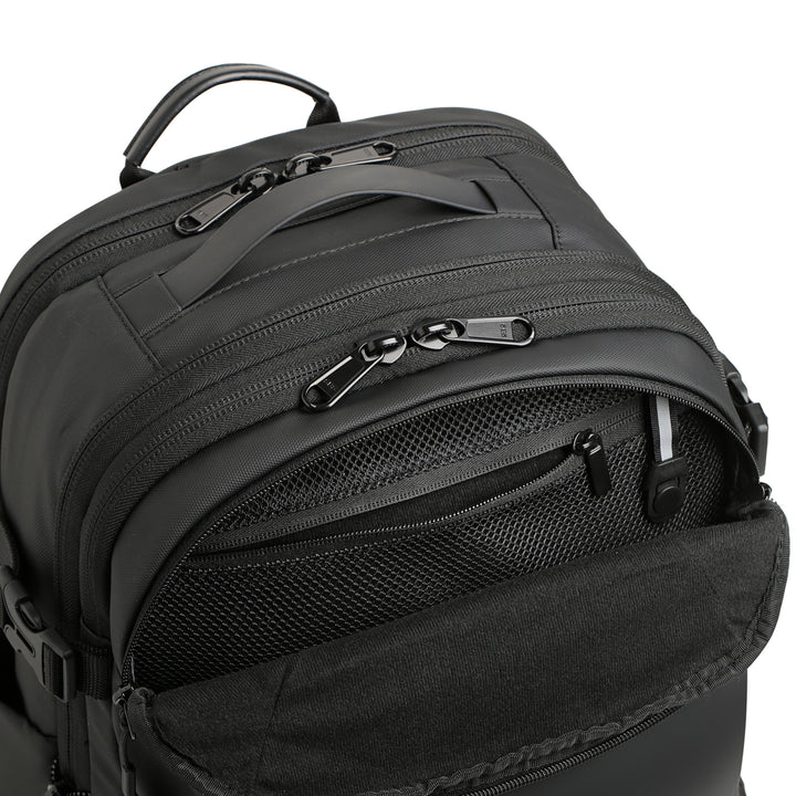 FLYT™ Vacuum Compression Expandable Travel Backpack With Pump (60L/17.3")