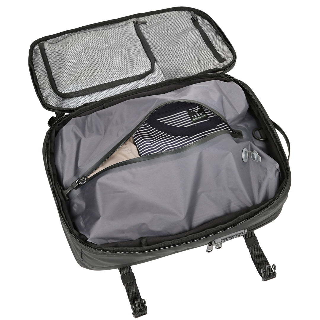 FLYT™ Vacuum Compression Expandable Travel Backpack With Pump (60L/17.3")