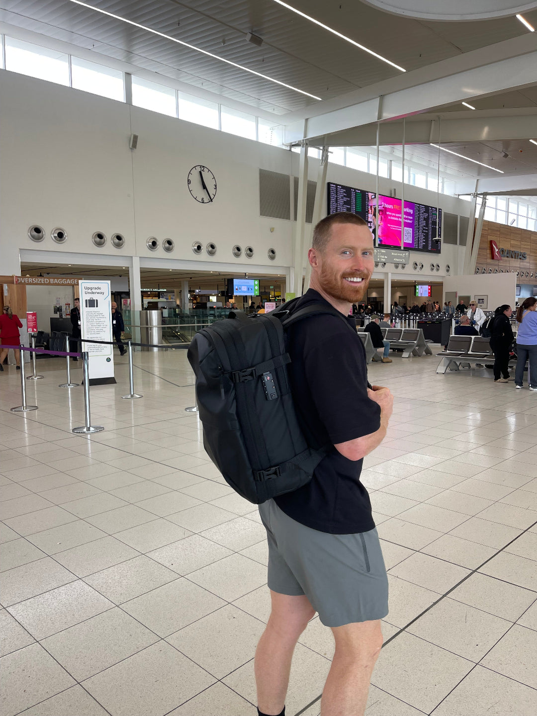 FLYT™ Vacuum Compression Expandable Travel Backpack With Pump (60L/17.3")